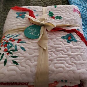 Pioneer Woman Queen Sized Christmas Comforter